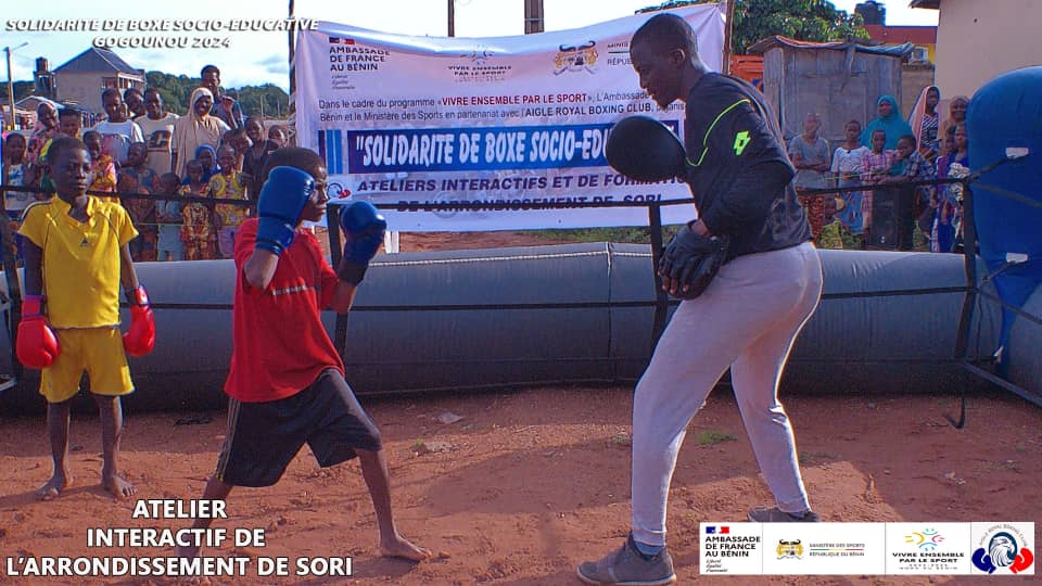 Activités interactives menées sur l'esplanade du Bureau d'arrondissement de SORI